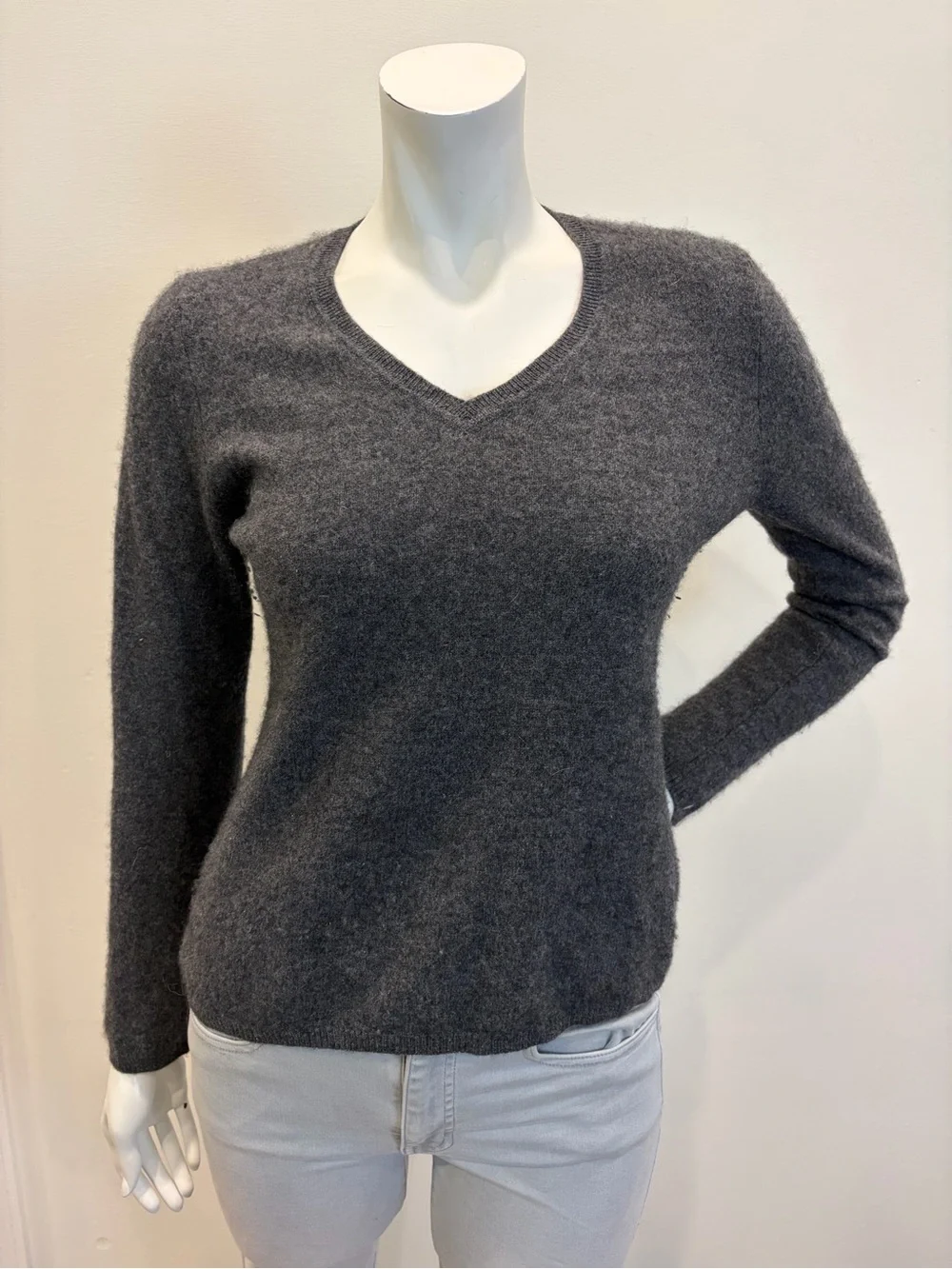 CHARTER CLUB 100% Cashmere Dark Gray V-Neck Sweater